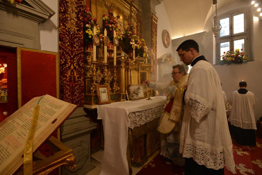 Encensement de l&rsquo;autel